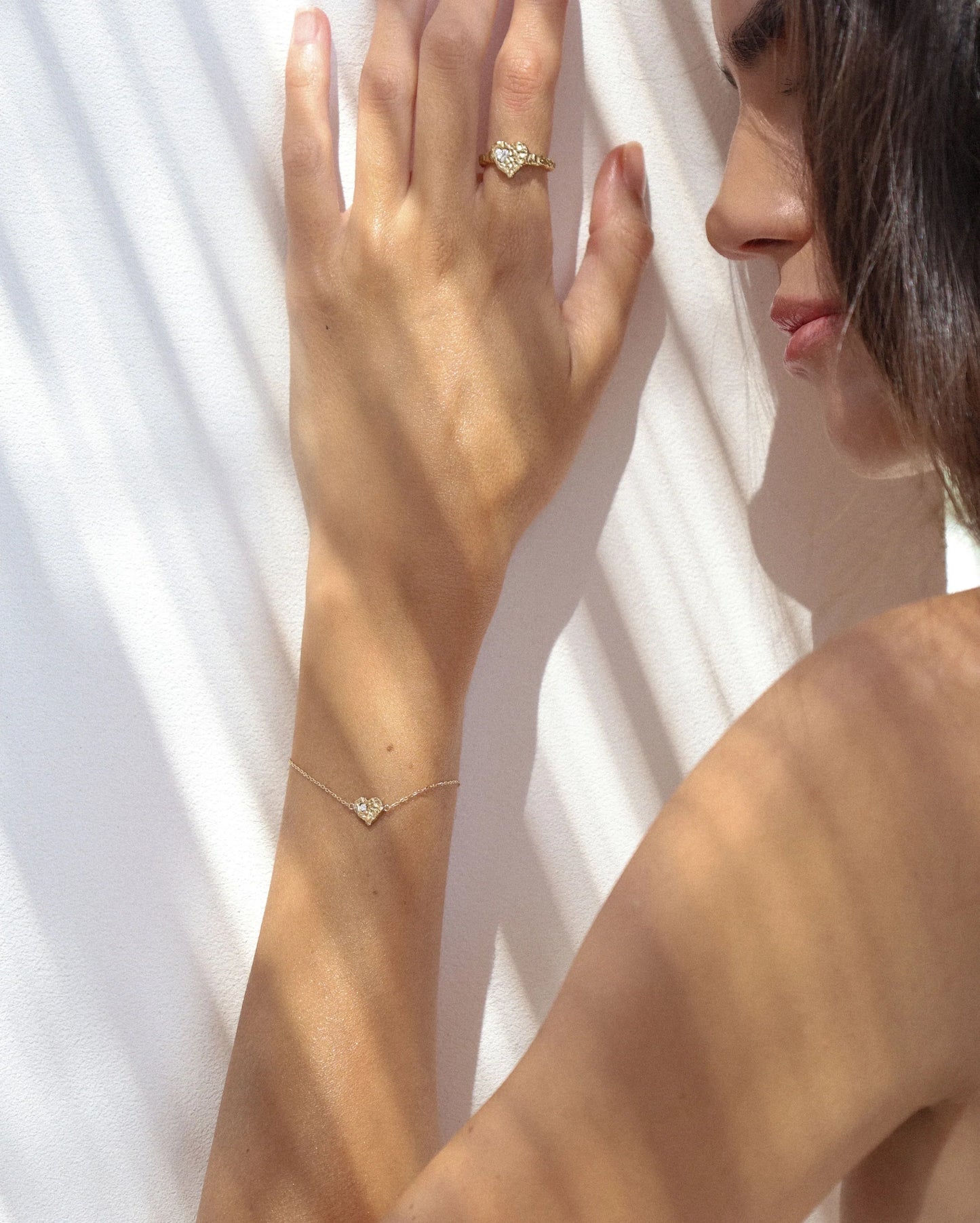 Deavya Amara™ – "Eternal Beauty" 18K Solid Gold Finger Ring